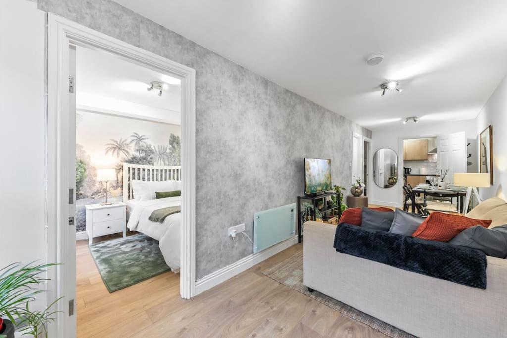 Holiday Home 2Br L 2Ba With Patio-Sleep 6 런던 외부 사진