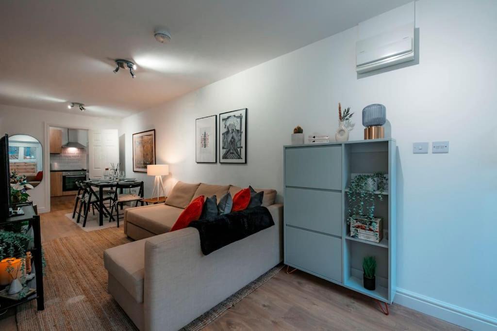 Holiday Home 2Br L 2Ba With Patio-Sleep 6 런던 외부 사진