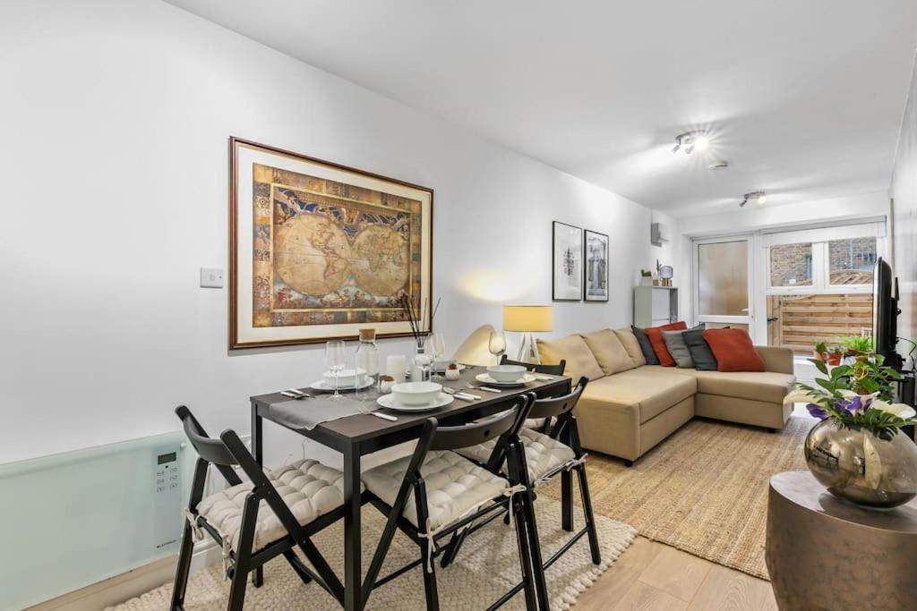 Holiday Home 2Br L 2Ba With Patio-Sleep 6 런던 외부 사진