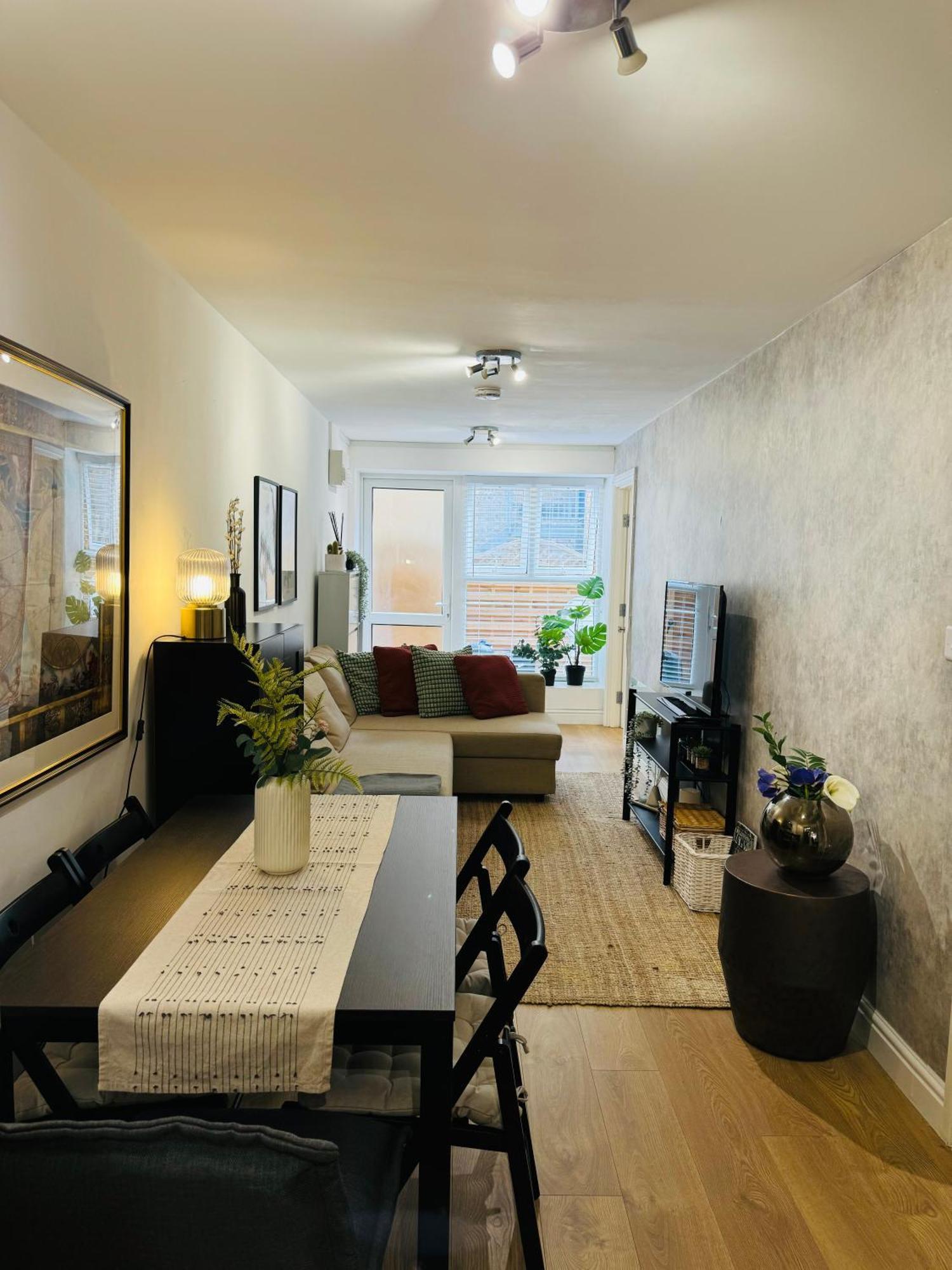 Holiday Home 2Br L 2Ba With Patio-Sleep 6 런던 외부 사진