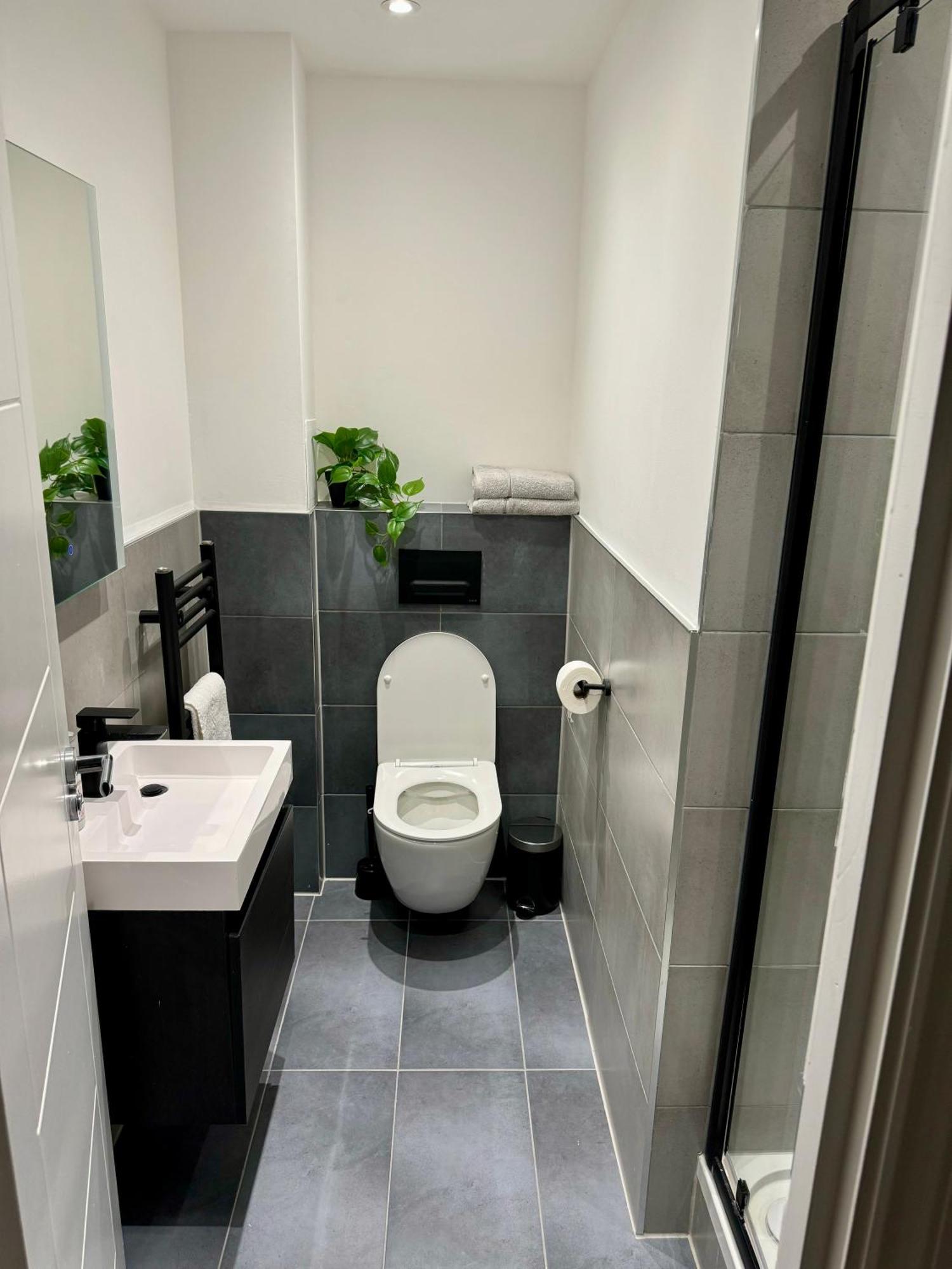 Holiday Home 2Br L 2Ba With Patio-Sleep 6 런던 외부 사진