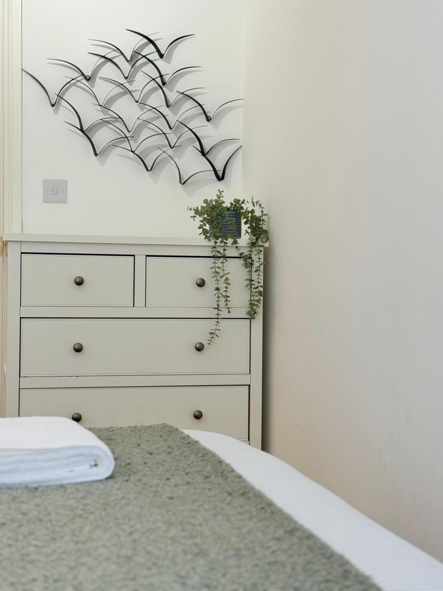 Holiday Home 2Br L 2Ba With Patio-Sleep 6 런던 외부 사진