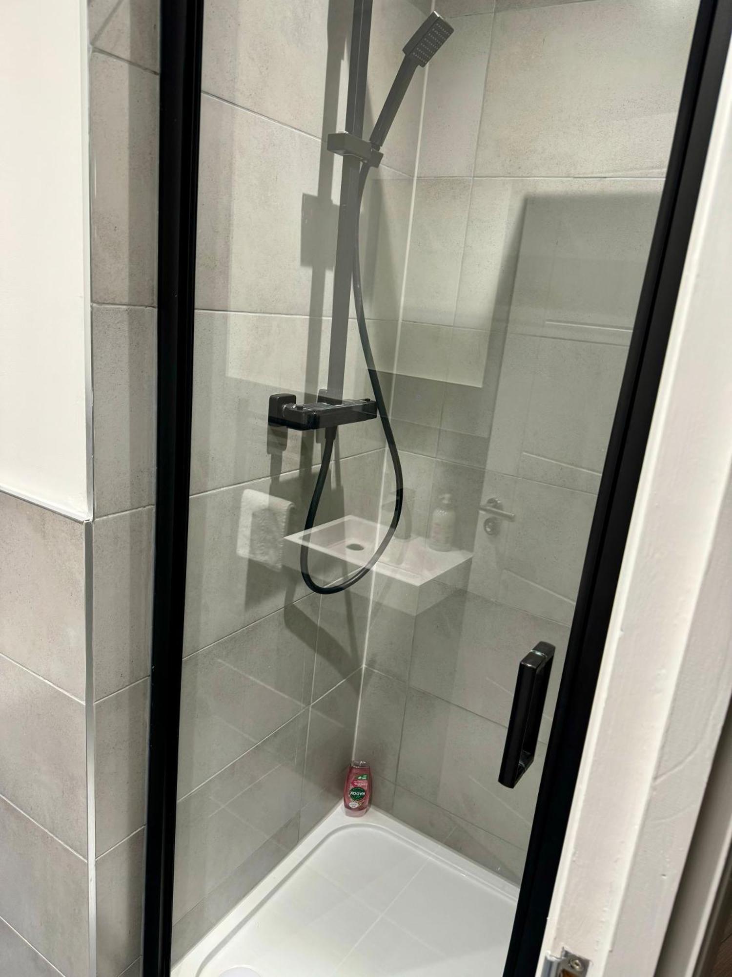 Holiday Home 2Br L 2Ba With Patio-Sleep 6 런던 외부 사진