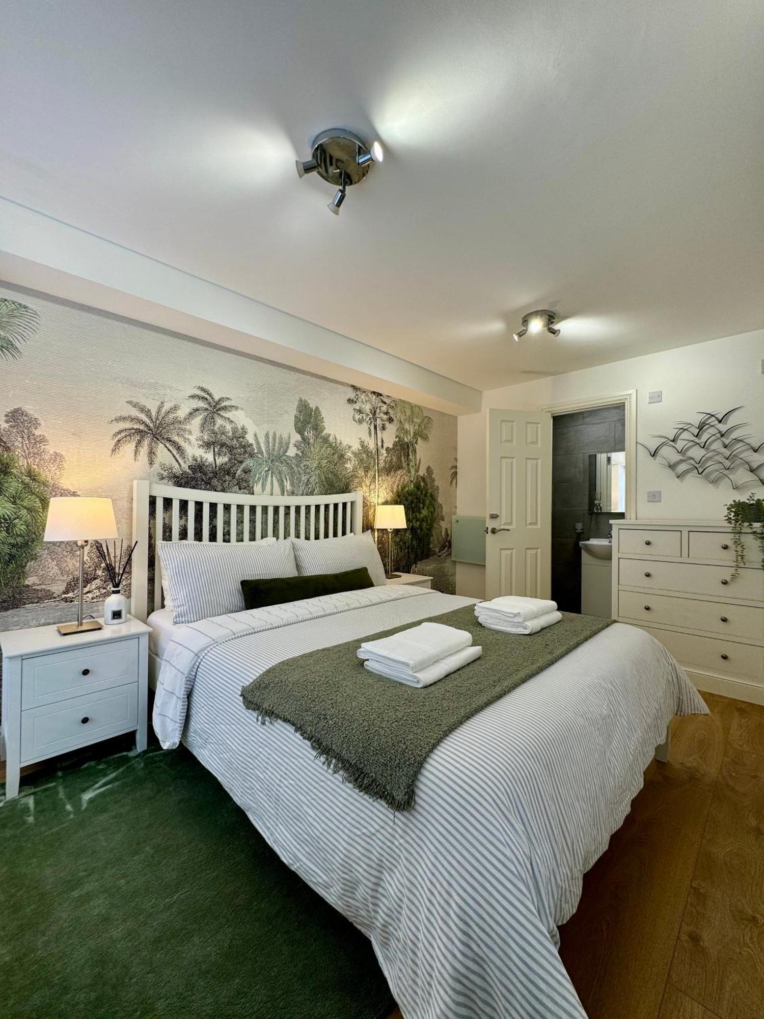 Holiday Home 2Br L 2Ba With Patio-Sleep 6 런던 외부 사진
