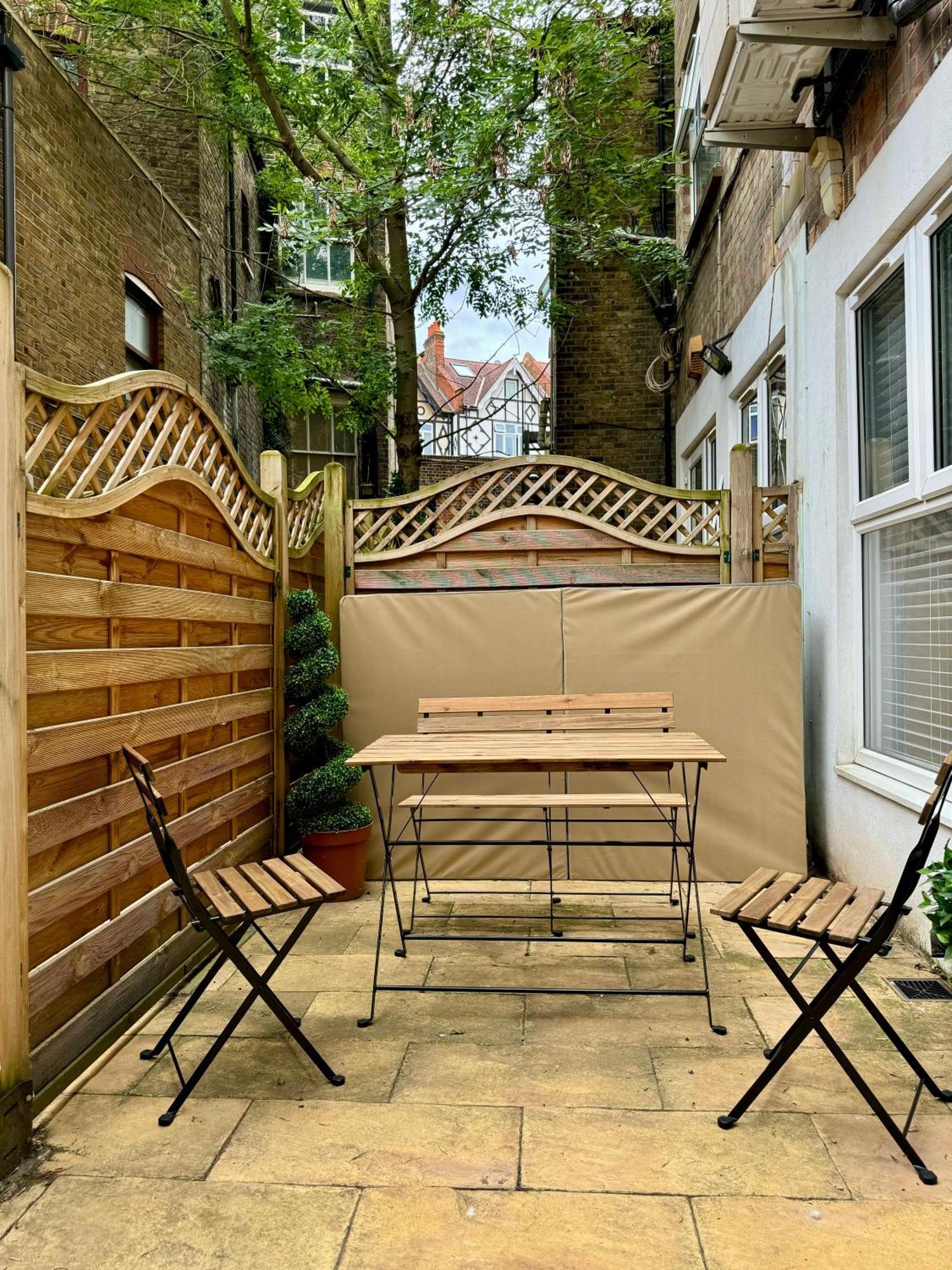 Holiday Home 2Br L 2Ba With Patio-Sleep 6 런던 외부 사진