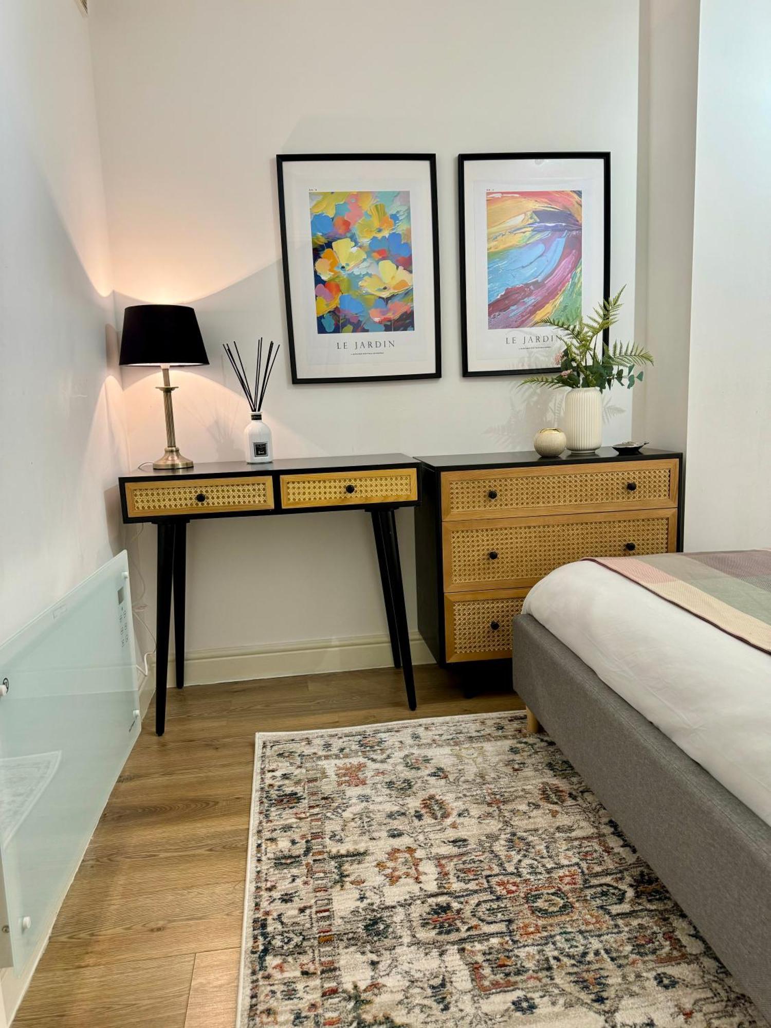 Holiday Home 2Br L 2Ba With Patio-Sleep 6 런던 외부 사진